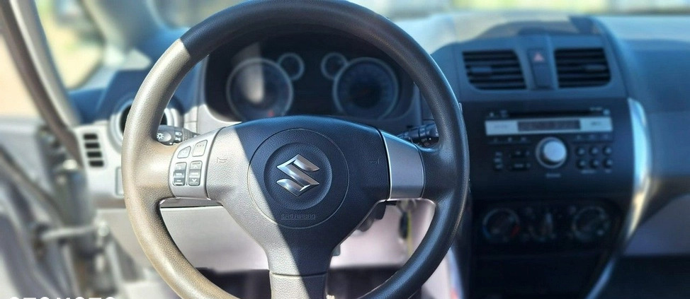 Suzuki SX4 cena 25900 przebieg: 178000, rok produkcji 2011 z Sieradz małe 121